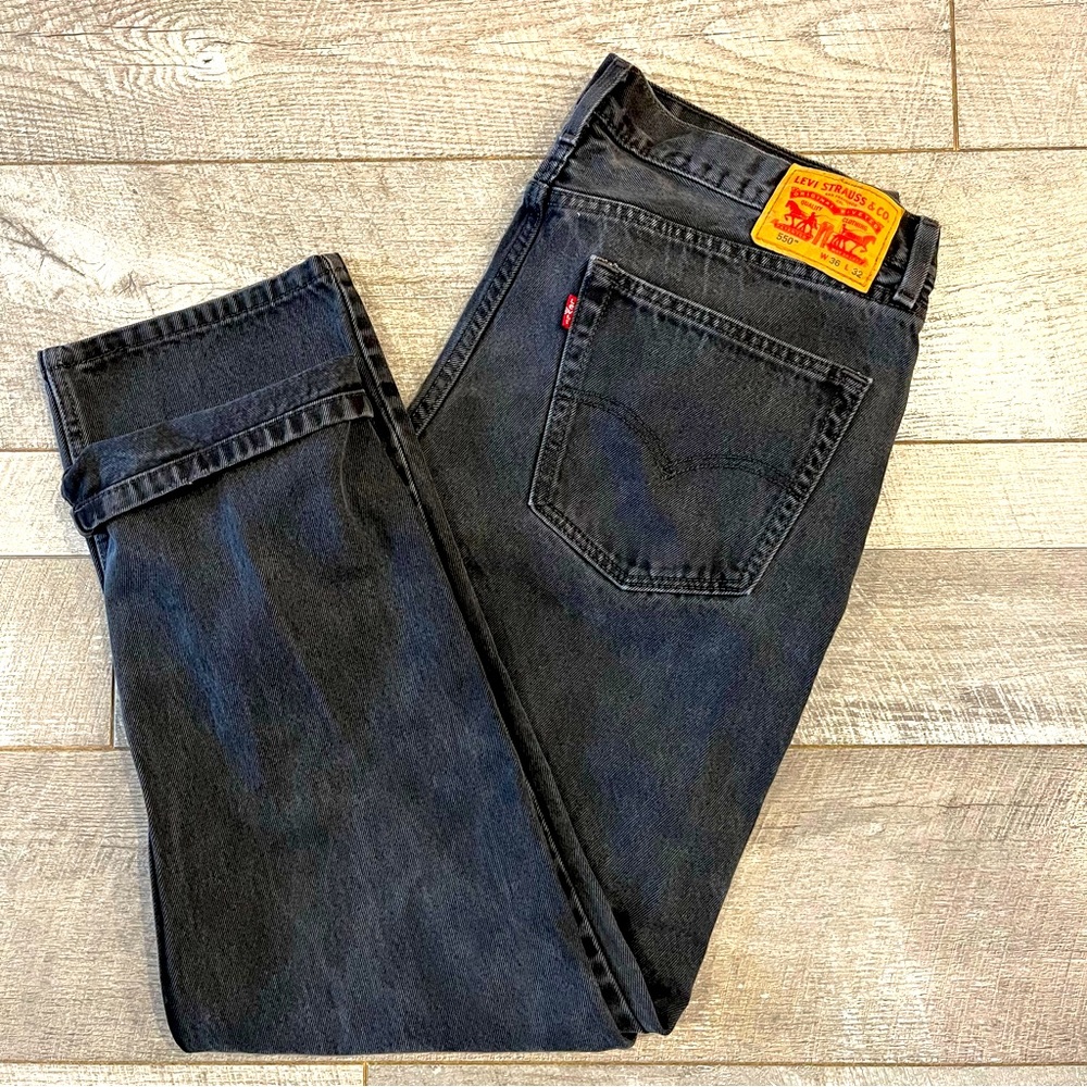 Dark Wash Levi’s 550 Jeans (men’s 36x32)